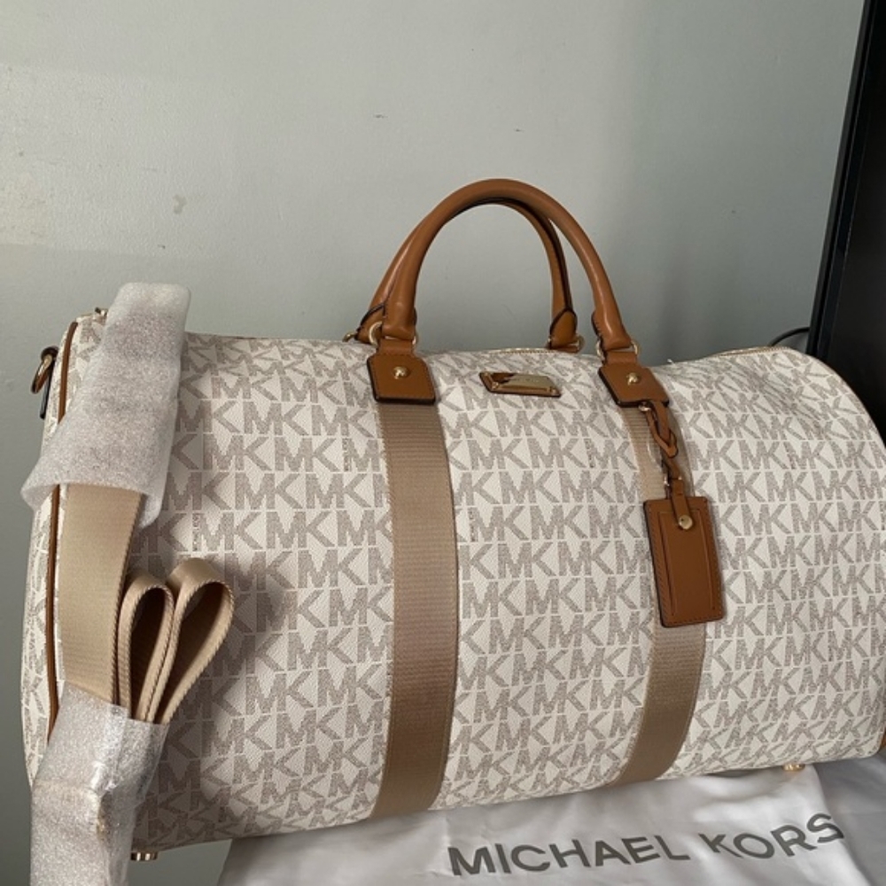 MICHAEL KORS DUFFLE BAG
